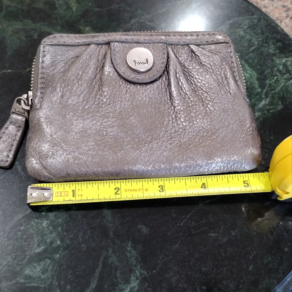 Fossil  Leather Wallet Silver Gray Metallic Corner Zip Around wallet